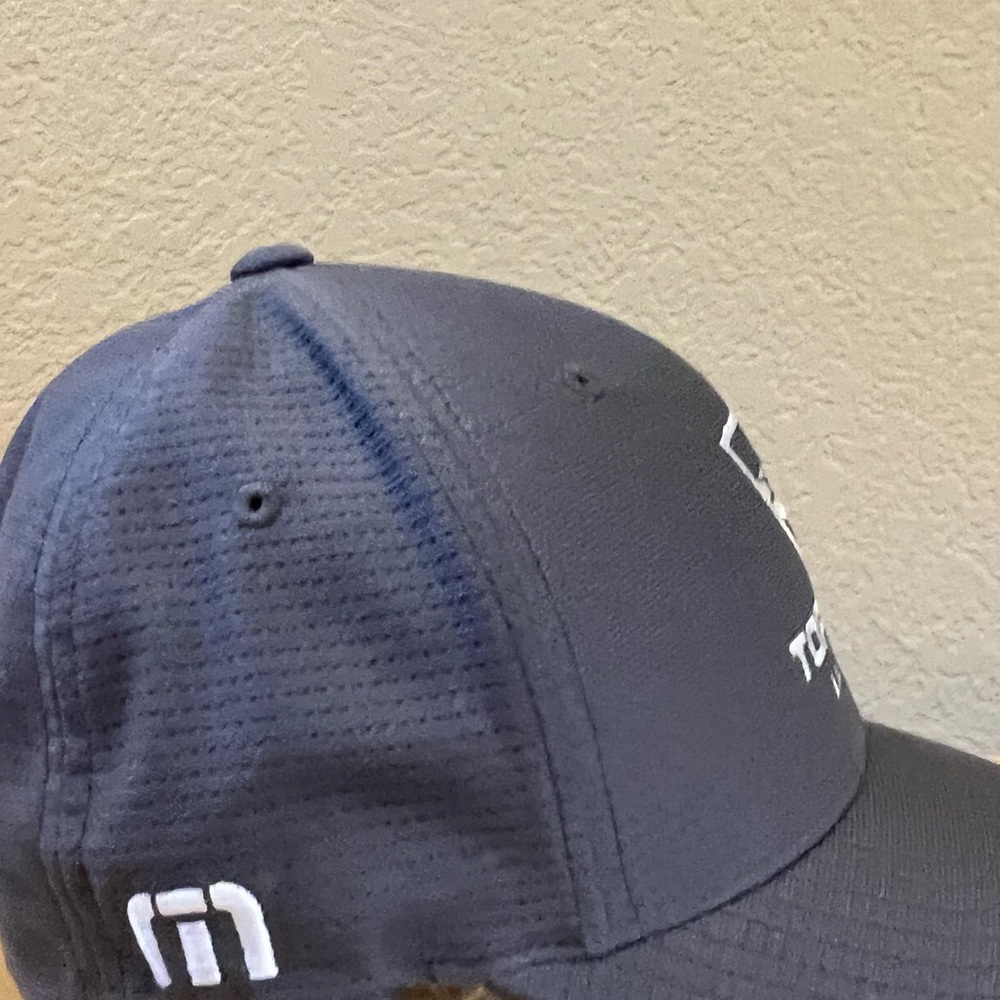 Topgolf Las Vegas Travis Mathew fitted hat s/m gray - Picture 8 of 12